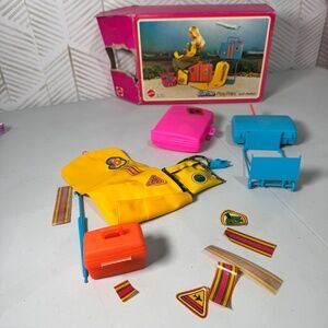 VINTAGE 1978 MATTEL BARBIE DOLL GET AWAYS PLAY PAKS # 2317 TRAVEL‎ LUGGAGE